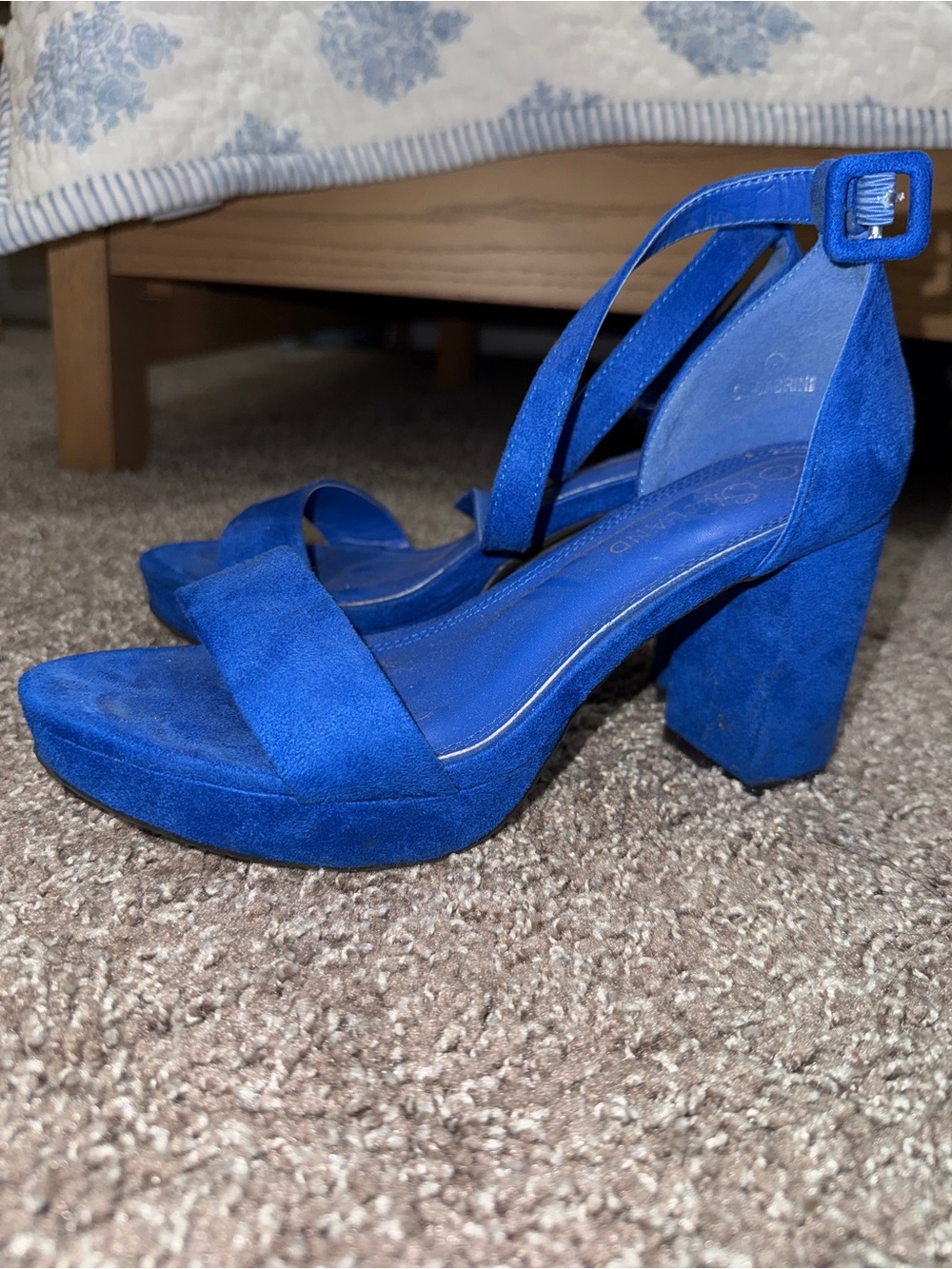 Women’s blue heels - Picture 2 of 4